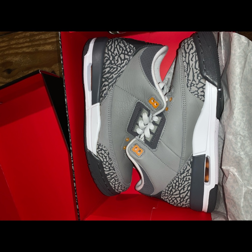 Cool grey Air Jordan retro 3 grade school